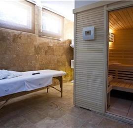4 bedroom hilltop villa with pool near Jesenice, sleeps 8